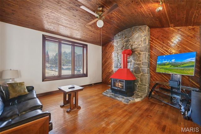 612 Bates Street, St Louis, MO 63111