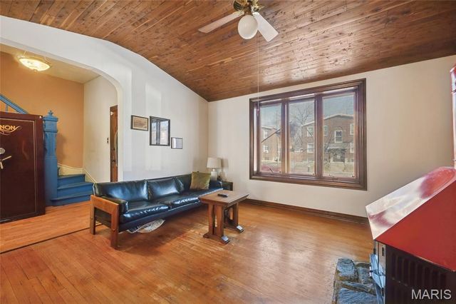 612 Bates Street, St Louis, MO 63111