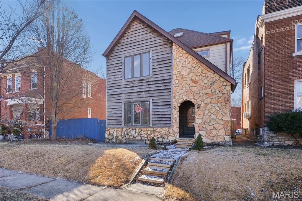 612 Bates Street, St Louis, MO 63111