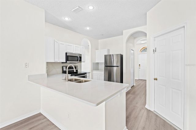 10301 BENEVA DRIVE, Tampa, FL 33647