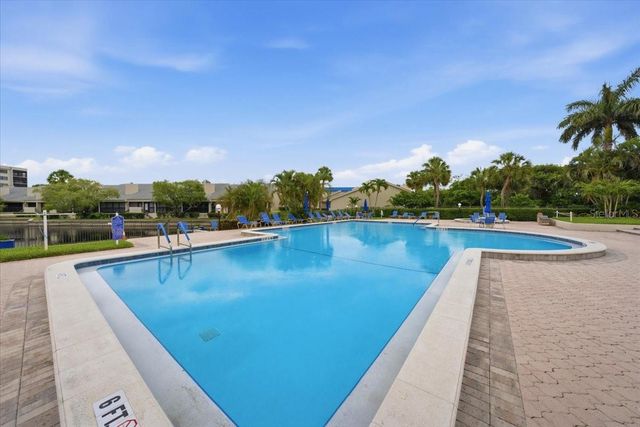1332 PASADENA 102, South Pasadena, FL 33707