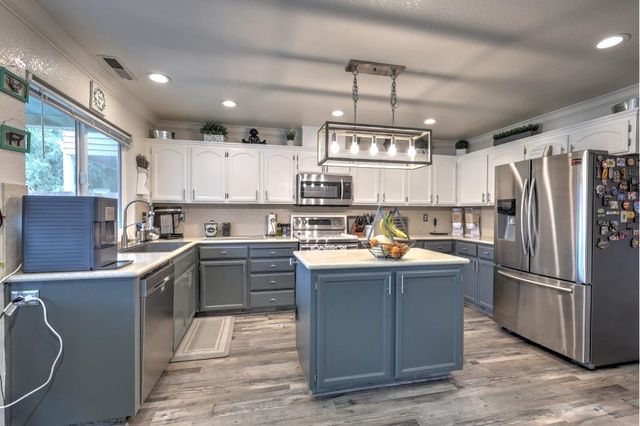 2820 Glasgow Dr, Ceres, CA 95307