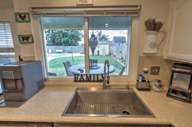 2820 Glasgow Dr, Ceres, CA 95307