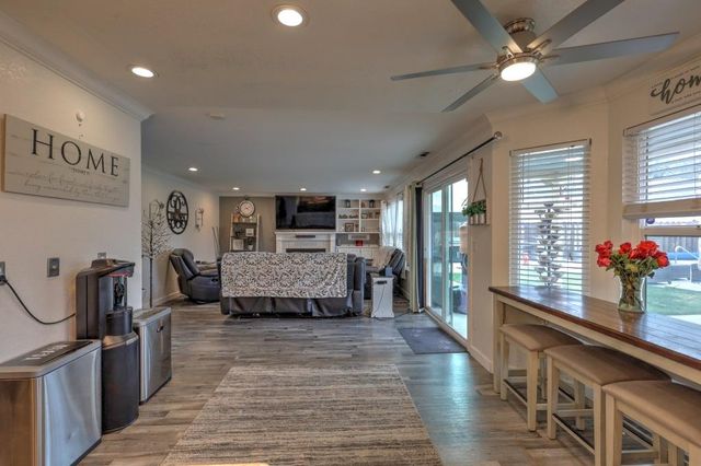 2820 Glasgow Dr, Ceres, CA 95307