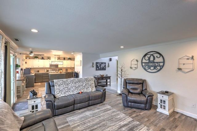 2820 Glasgow Dr, Ceres, CA 95307