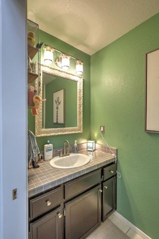 2820 Glasgow Dr, Ceres, CA 95307