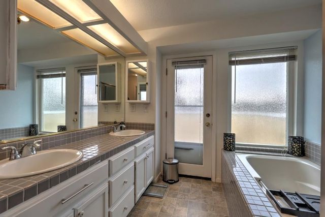 2820 Glasgow Dr, Ceres, CA 95307