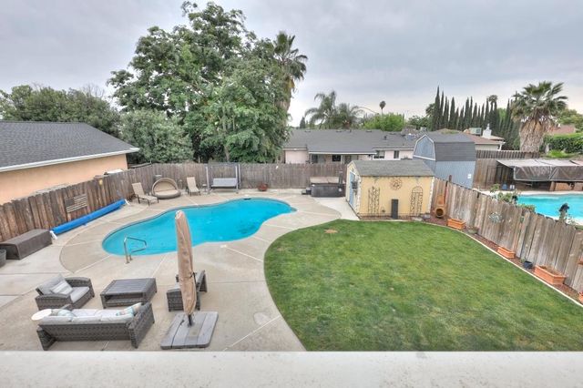 2820 Glasgow Dr, Ceres, CA 95307