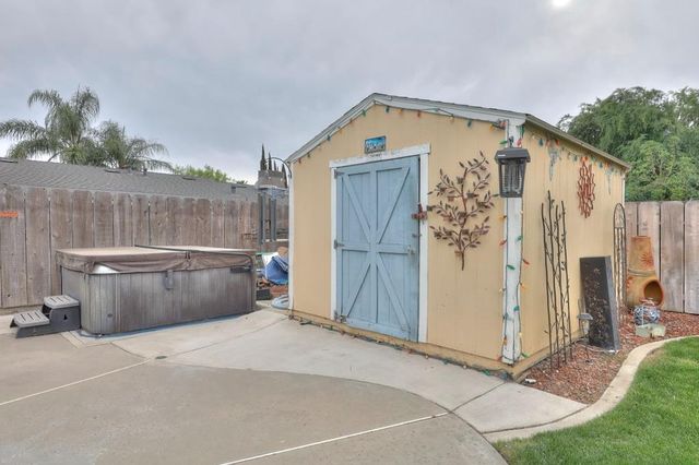 2820 Glasgow Dr, Ceres, CA 95307