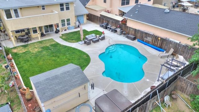 2820 Glasgow Dr, Ceres, CA 95307