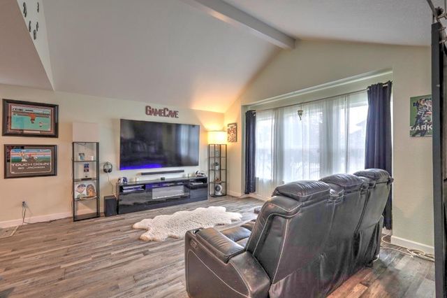 2820 Glasgow Dr, Ceres, CA 95307