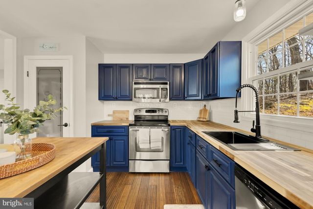 2205 CHERRY HILL RD, Dumfries, VA 22026