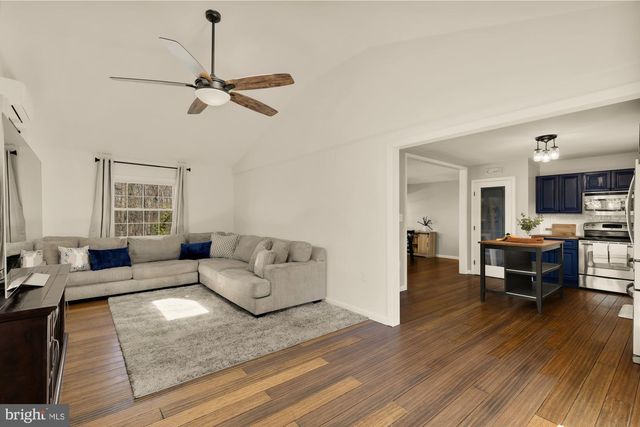 2205 CHERRY HILL RD, Dumfries, VA 22026