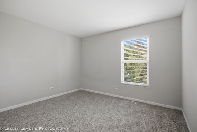 337 Devoe Drive 337, Oswego, IL 60543