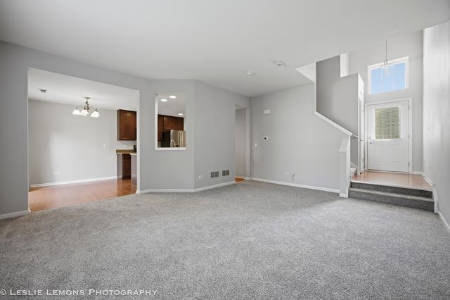 337 Devoe Drive 337, Oswego, IL 60543