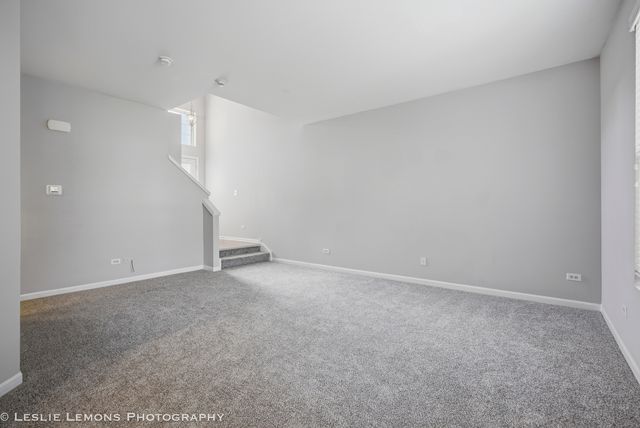 337 Devoe Drive 337, Oswego, IL 60543