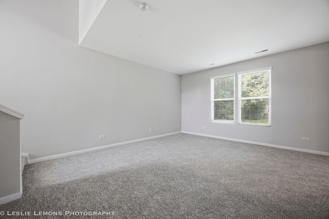 337 Devoe Drive 337, Oswego, IL 60543