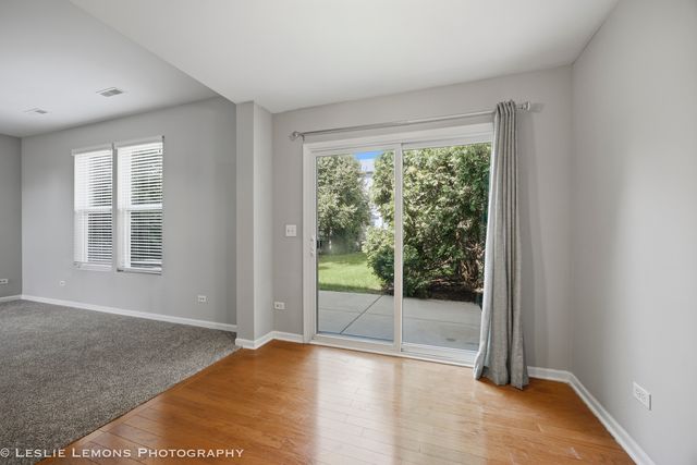337 Devoe Drive 337, Oswego, IL 60543