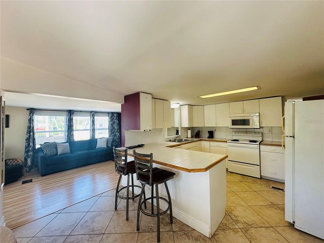 147 MAUI DRIVE, Palmetto, FL 34221