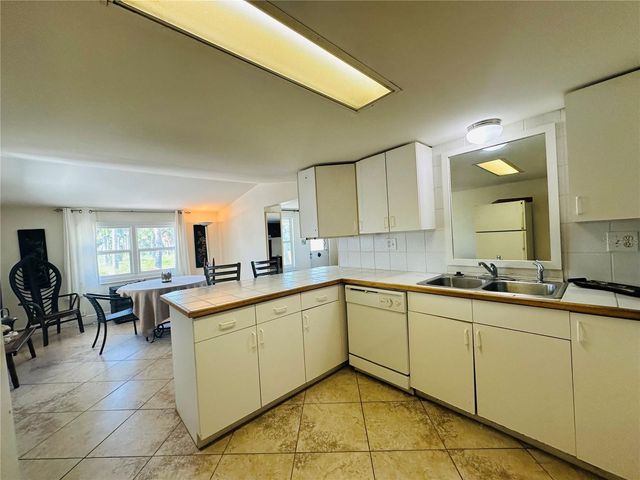 147 MAUI DRIVE, Palmetto, FL 34221