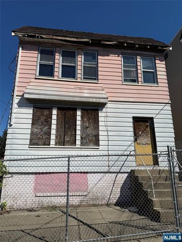 154 Eastern Parkway, Irvington, NJ 07111