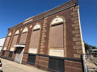 154 Eastern Parkway, Irvington, NJ 07111