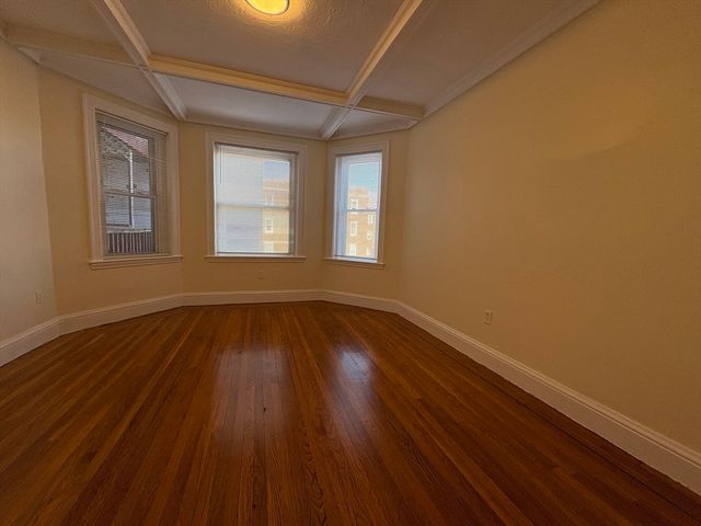 73 Thatcher St 202, Brookline, MA 02446