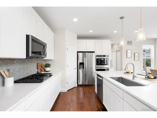 8754 El Diente St, Arvada, CO 80007