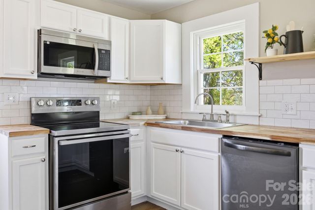 608 Carver Drive, Lexington, NC 27292