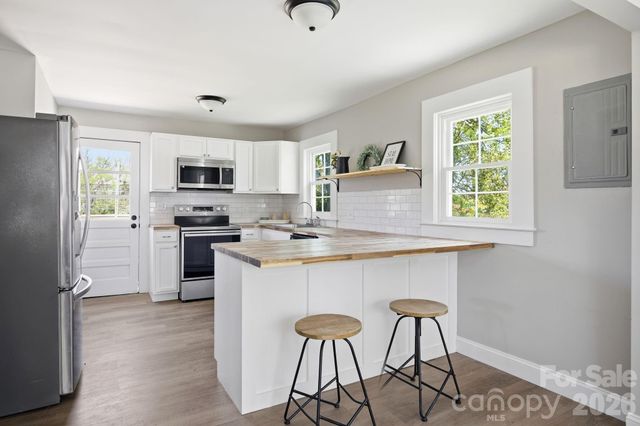 608 Carver Drive, Lexington, NC 27292
