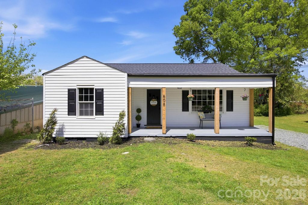 608 Carver Drive, Lexington, NC 27292