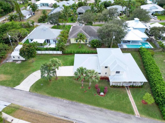 9322 SE Athena Street, Hobe Sound, FL 33455