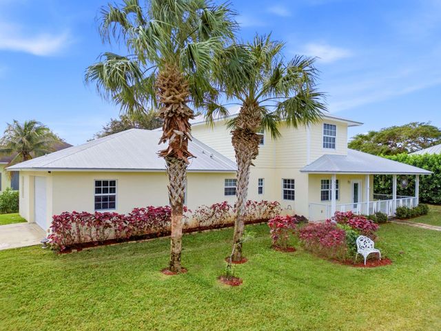 9322 SE Athena Street, Hobe Sound, FL 33455