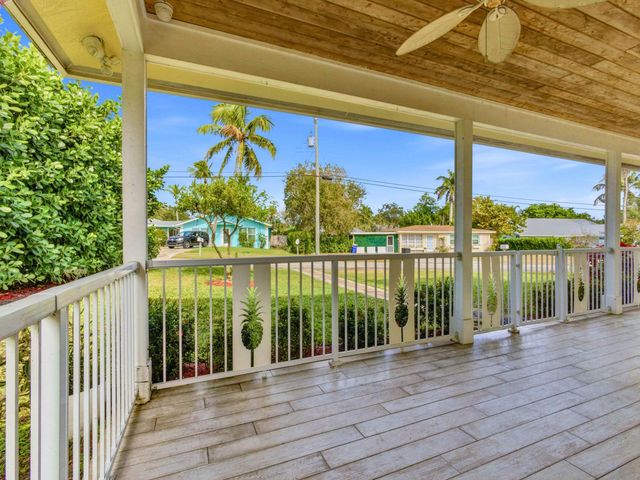 9322 SE Athena Street, Hobe Sound, FL 33455