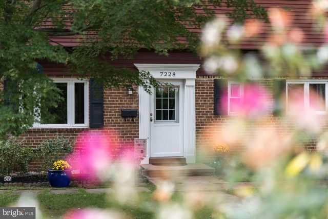 7228 ARTHUR DR, Falls Church, VA 22046