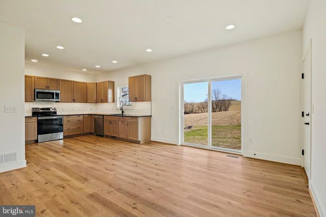 335 E SNYDER CORNER RD, Red Lion, PA 17356