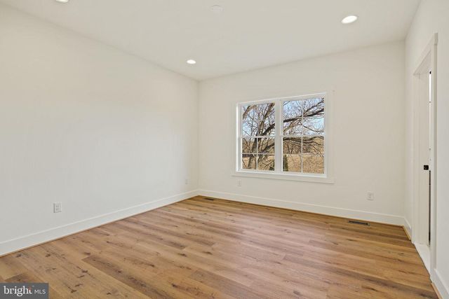 335 E SNYDER CORNER RD, Red Lion, PA 17356