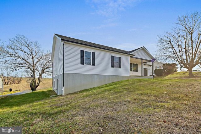 335 E SNYDER CORNER RD, Red Lion, PA 17356