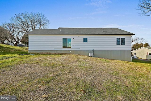 335 E SNYDER CORNER RD, Red Lion, PA 17356