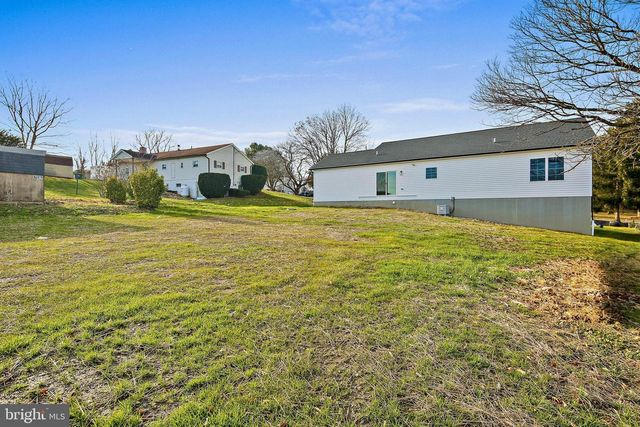 335 E SNYDER CORNER RD, Red Lion, PA 17356