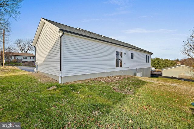 335 E SNYDER CORNER RD, Red Lion, PA 17356