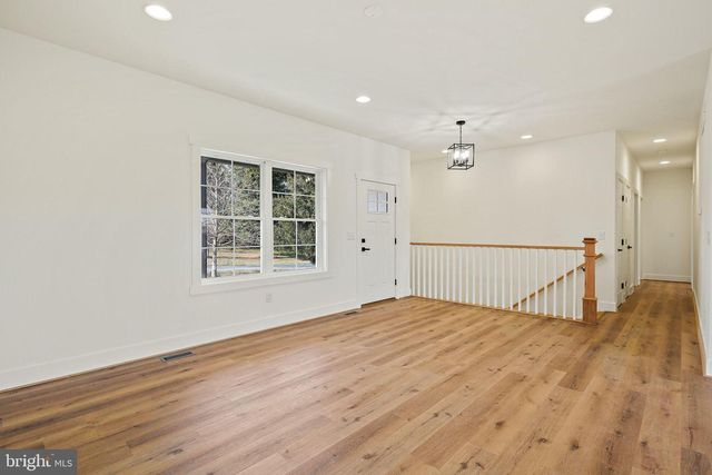 335 E SNYDER CORNER RD, Red Lion, PA 17356