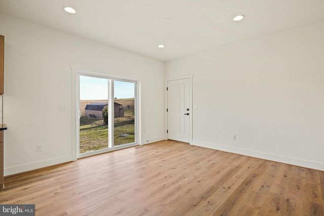 335 E SNYDER CORNER RD, Red Lion, PA 17356