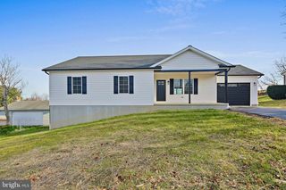 335 E SNYDER CORNER RD, Red Lion, PA 17356