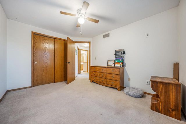 1249 FIELDVIEW DRIVE, Menasha, WI 54952