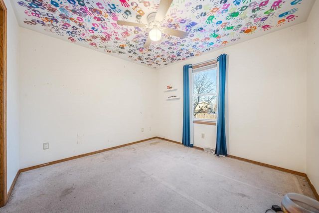 1249 FIELDVIEW DRIVE, Menasha, WI 54952