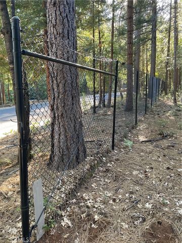 6735 Lakefront Dr, Magalia, CA 95954