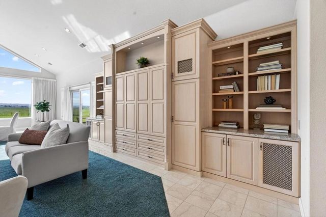 621 Carpenter Drive, Hollister, CA 95023