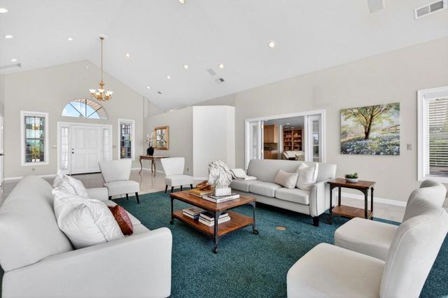 621 Carpenter Drive, Hollister, CA 95023