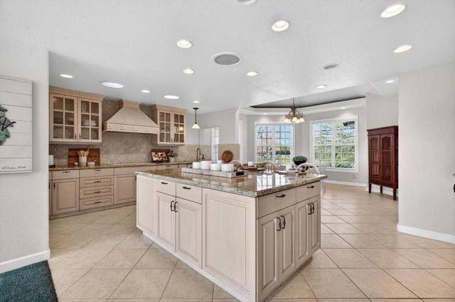 621 Carpenter Drive, Hollister, CA 95023